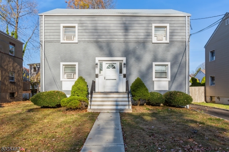 Property Photo:  127 Roosevelt Ave 2  NJ 07016 