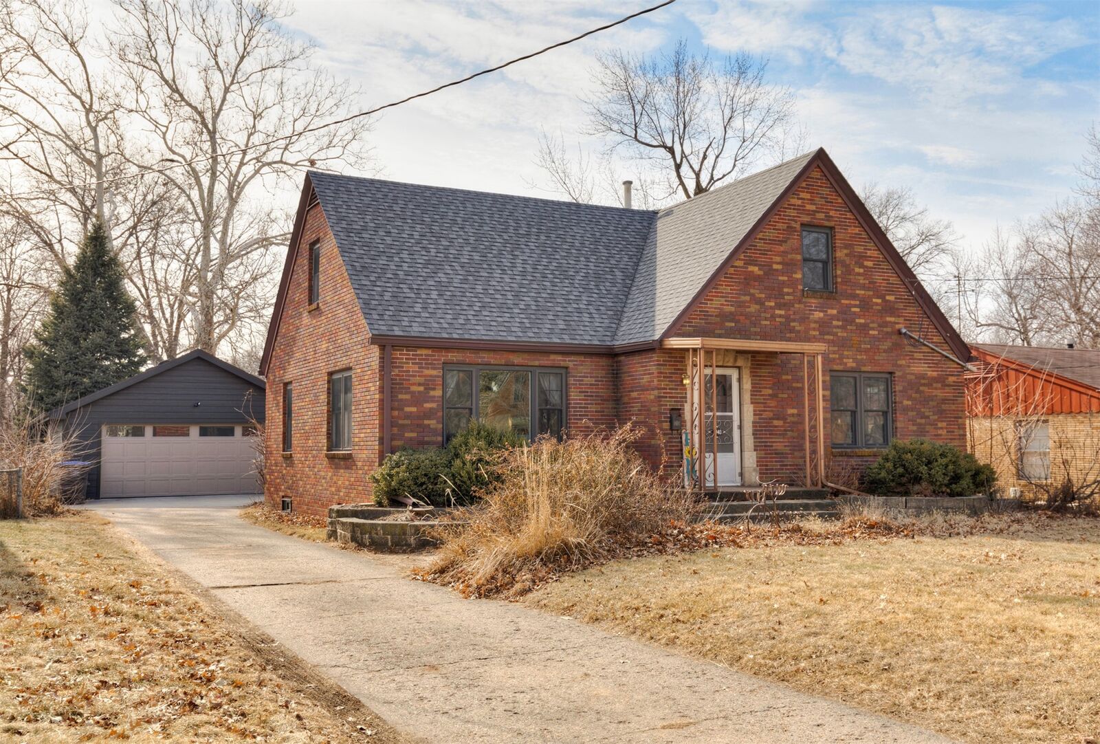 Property Photo: 4940 Holcomb Avenue IA 50310