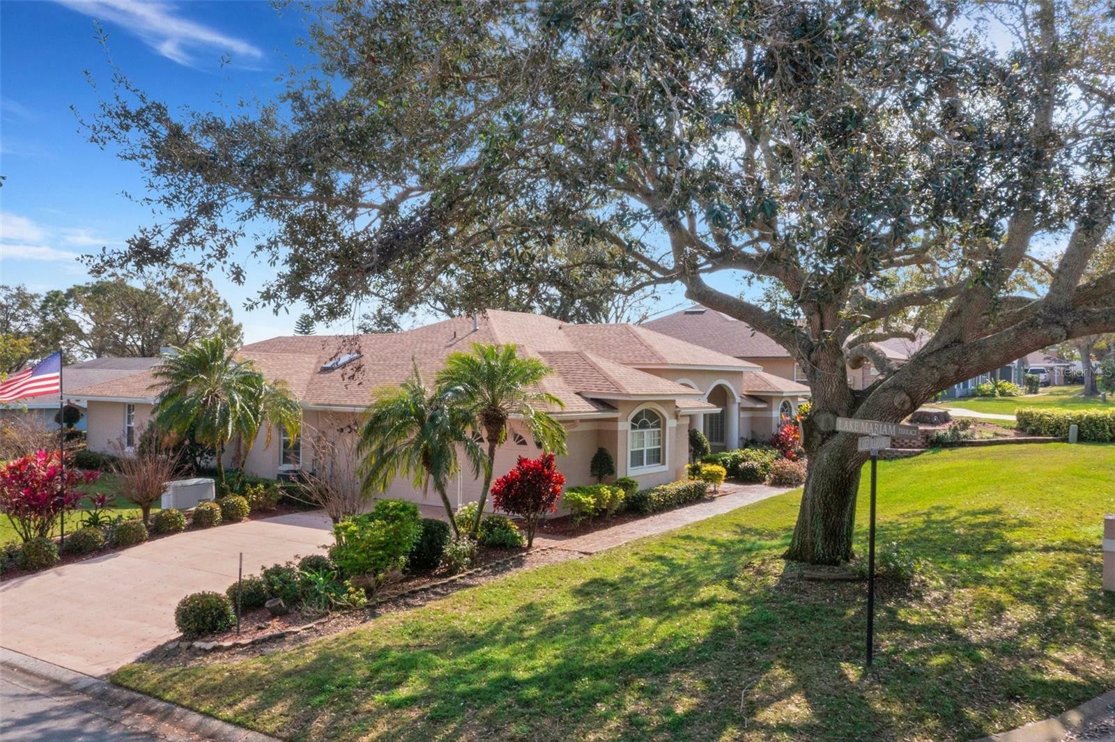 Property Photo: 324 Lake Mariam Boulevard FL 33884