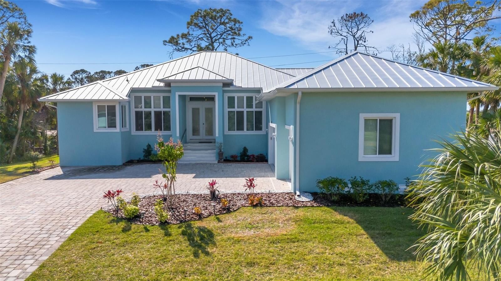 Property Photo: 1596 Landfall Drive FL 34275