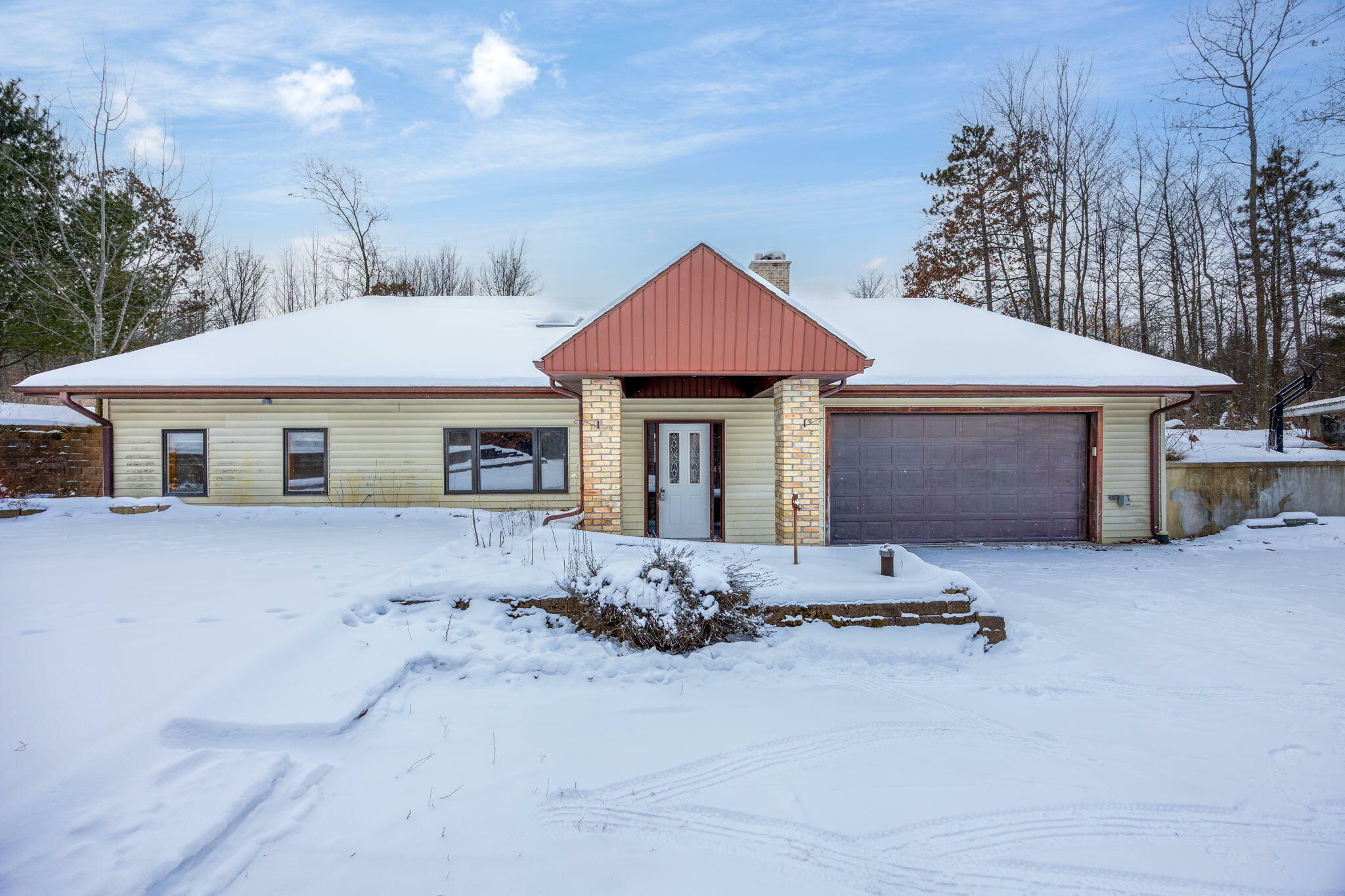 Property Photo:  19727 Hoover Road  MI 49307 