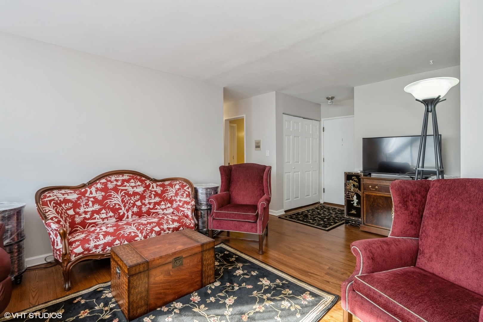 Property Photo:  8720 Skokie Boulevard 2C  IL 60077 