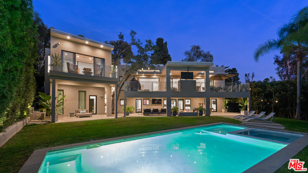 Property Photo: 1085 Carolyn Way CA 90210