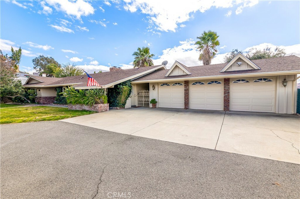 Property Photo: 44641 Adobe Drive CA 92544