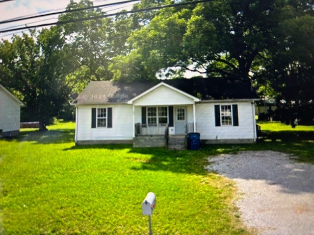 Property Photo: 602 Oakdale St TN 37355
