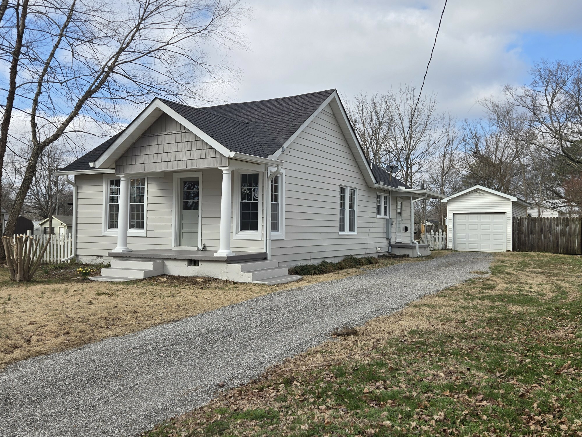 Property Photo: 506 1st St TN 38464
