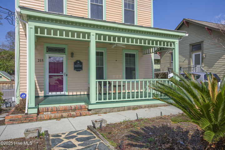 Property Photo:  215 Queen Street  NC 28401 