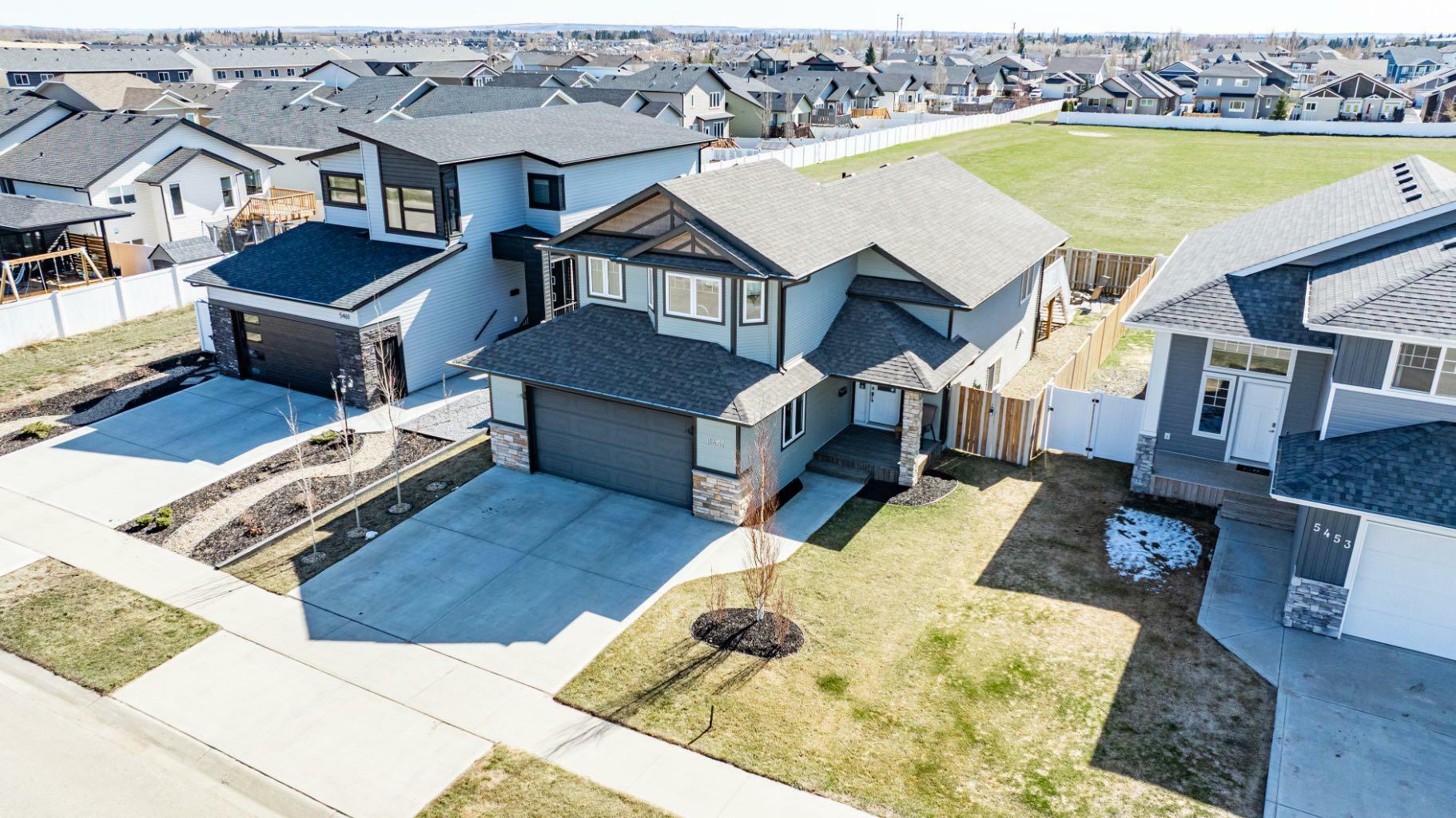 Property Photo: 5457 Vista Trail AB T4M 0L2