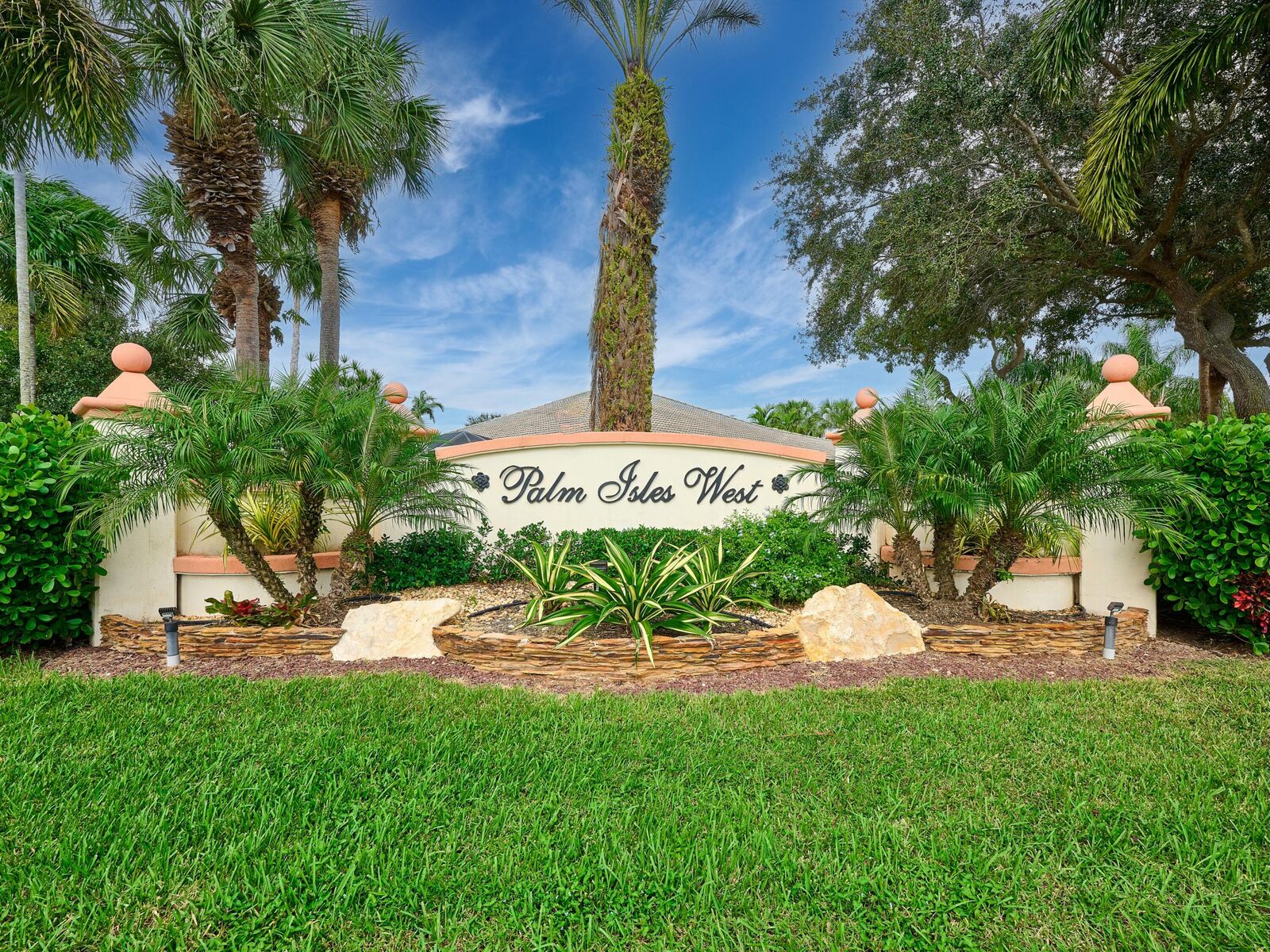 Property Photo: 9679 Crescent View Drive N FL 33437