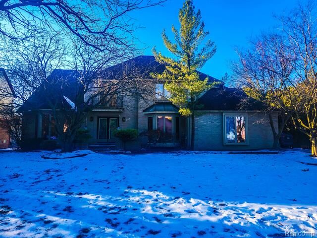 Property Photo:  265 Avalanche Drive  MI 48309 