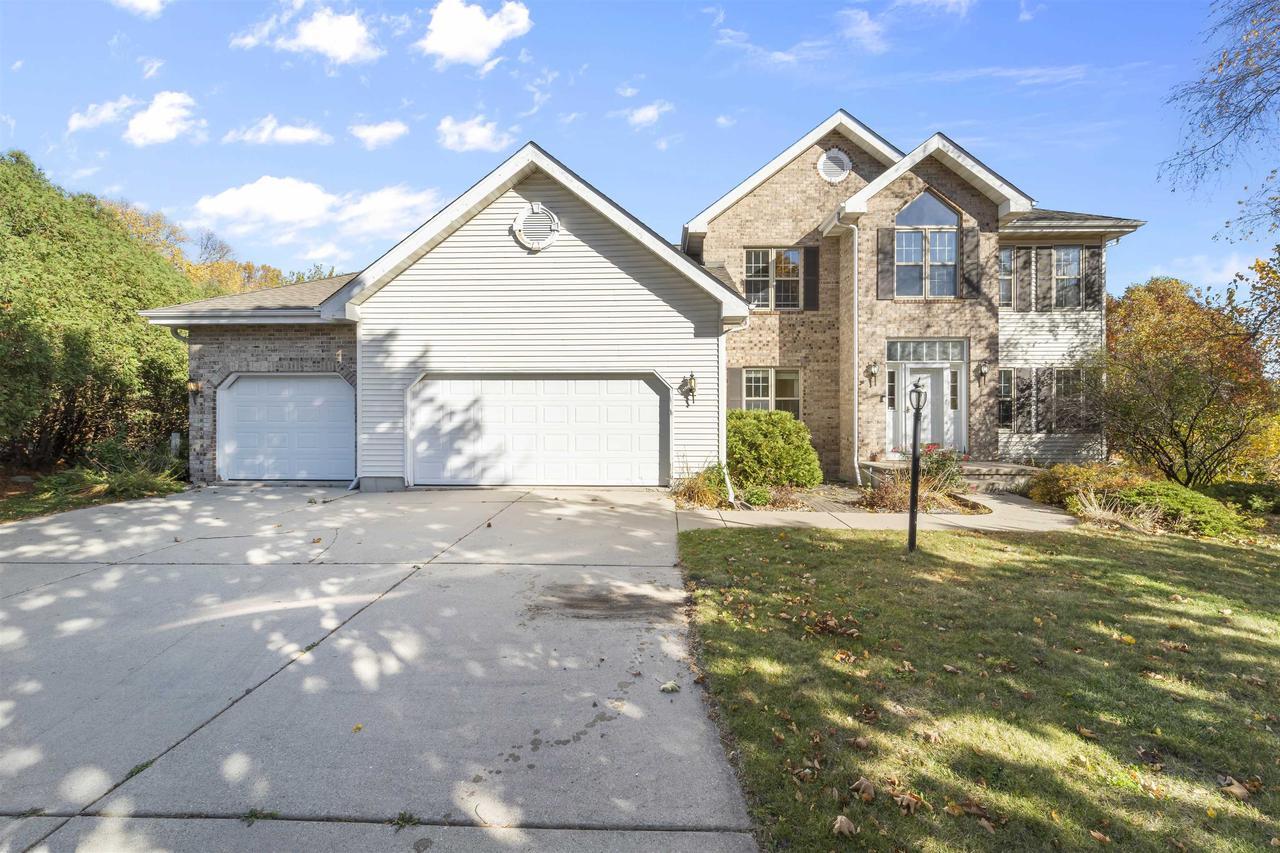 Property Photo: 26 Siskiwit Circle WI 53719