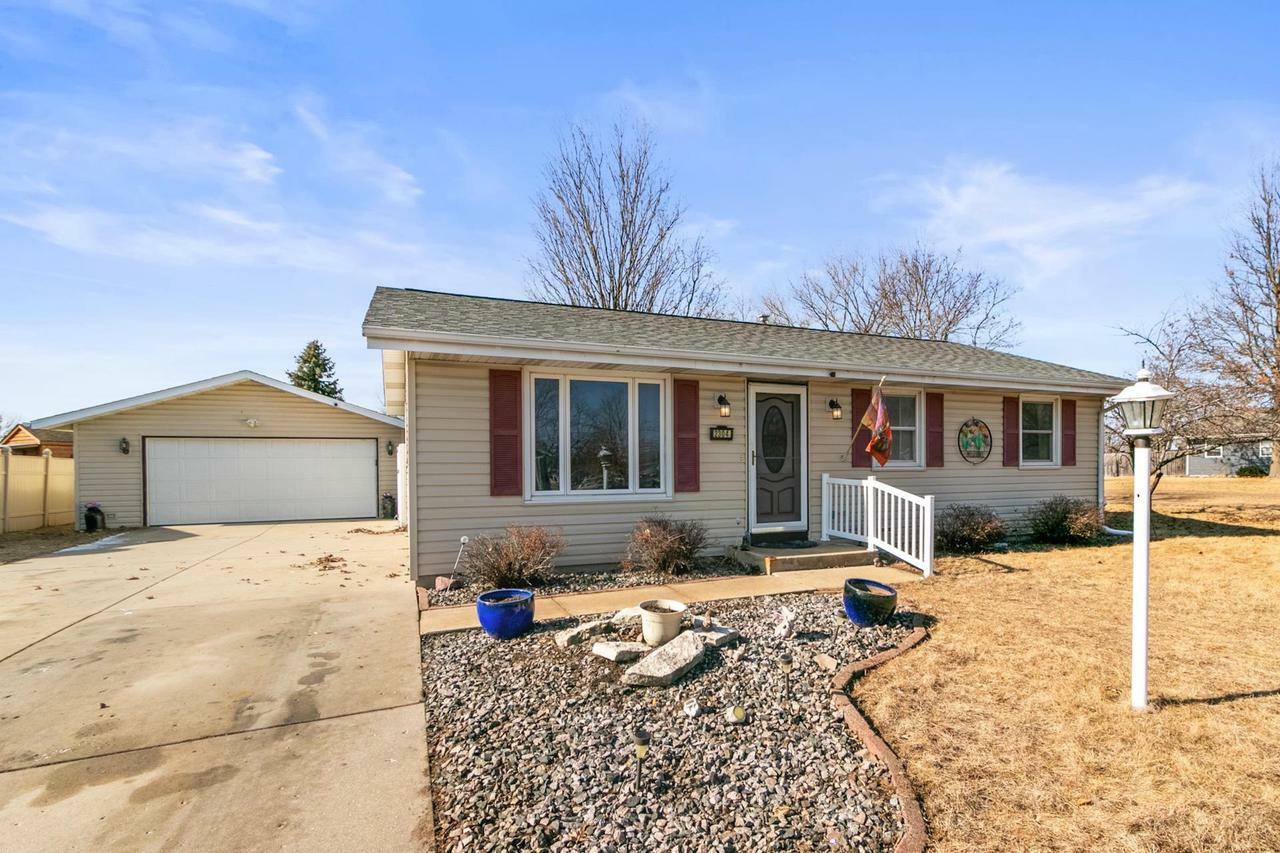 2304 Garden Drive  Janesville WI 53546 photo