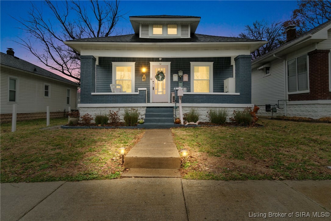 Property Photo:  2303 Reno Avenue  IN 47150 