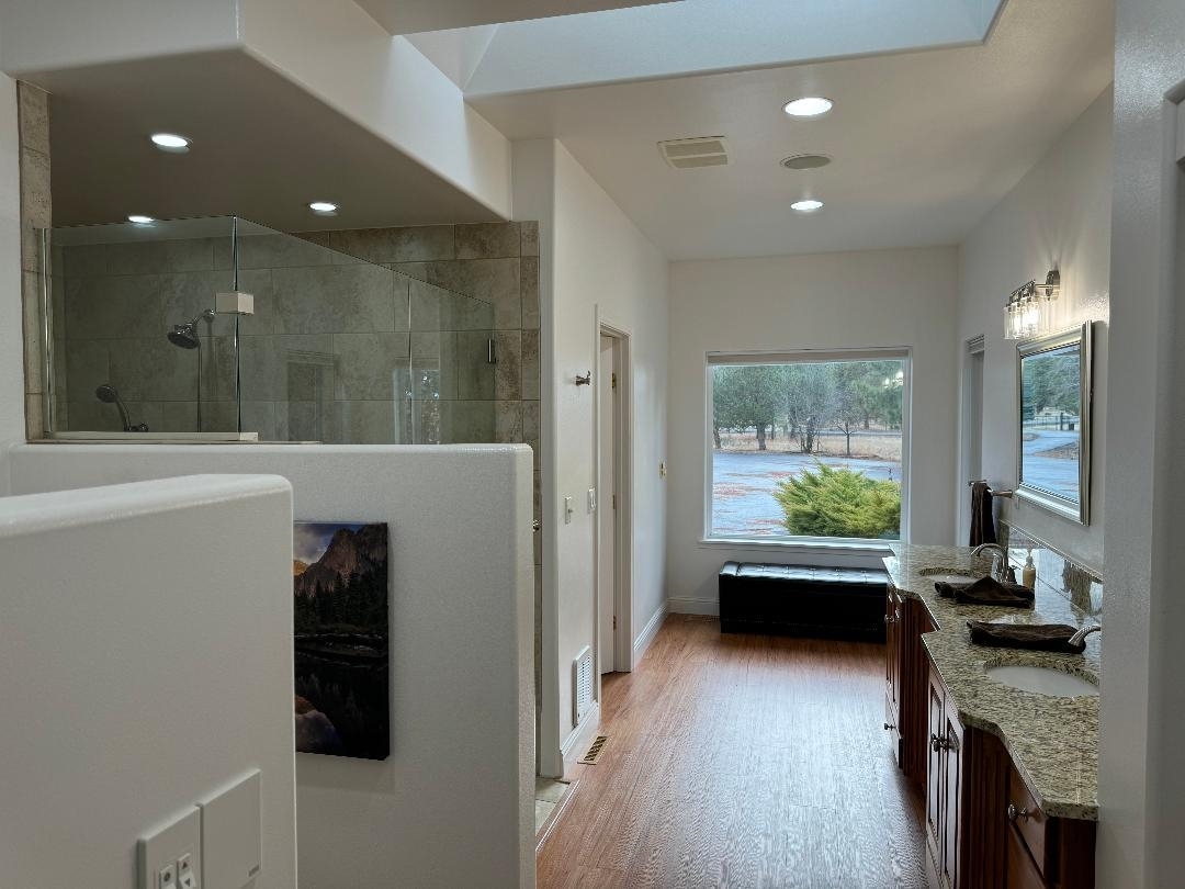 Property Photo: 6919 E Spangle-Waverly Rd WA 99031