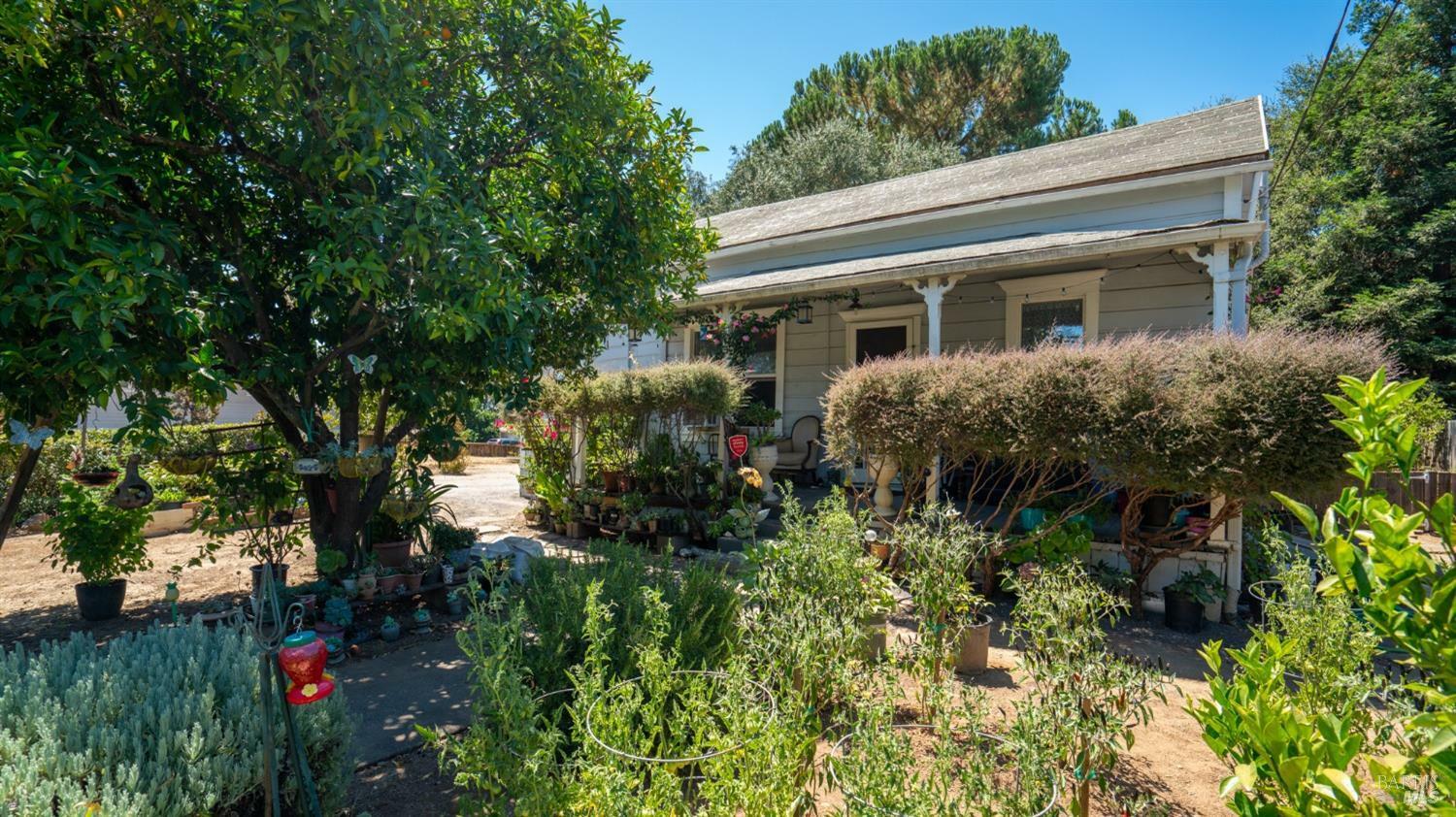 Property Photo:  733 University Street  CA 95448 