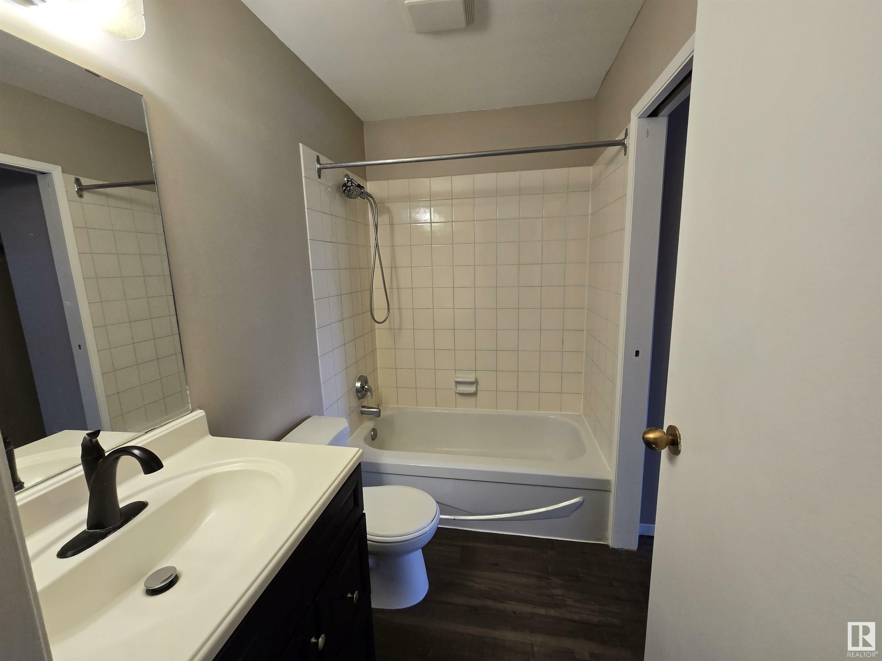 Property Photo:  10142 87 Avenue NW  AB T6E 2P2 