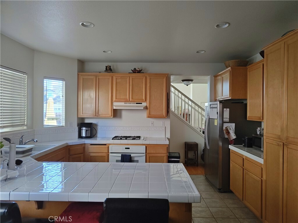 Property Photo:  1003 Hartley Place  CA 93455 