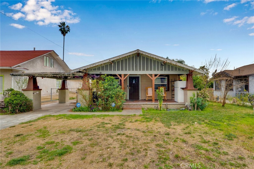 Property Photo: 571 W 16th Street CA 92405