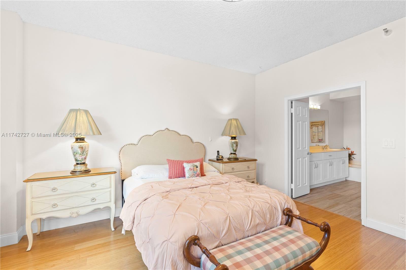 Property Photo: 3530 Mystic Pointe Dr 102 FL 33180