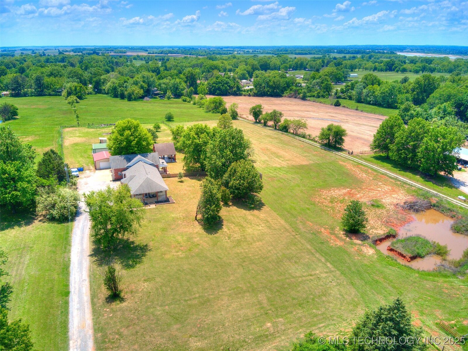 Property Photo:  32386 E 171st Street S  OK 74429 