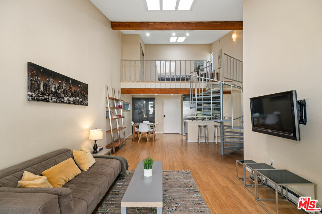 Property Photo:  1440   Veteran Ave 547  CA 90024 