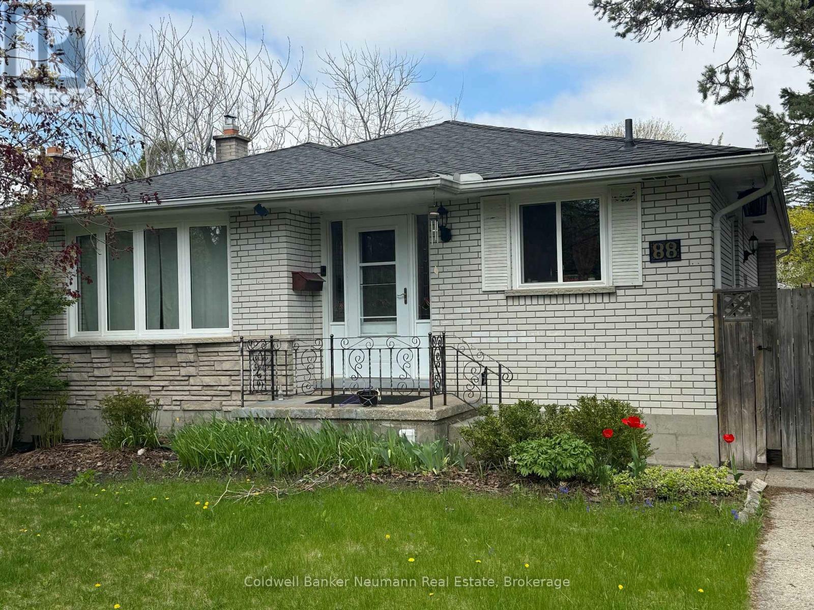 Property Photo: 88 Glenburnie Drive ON N1E 4C6