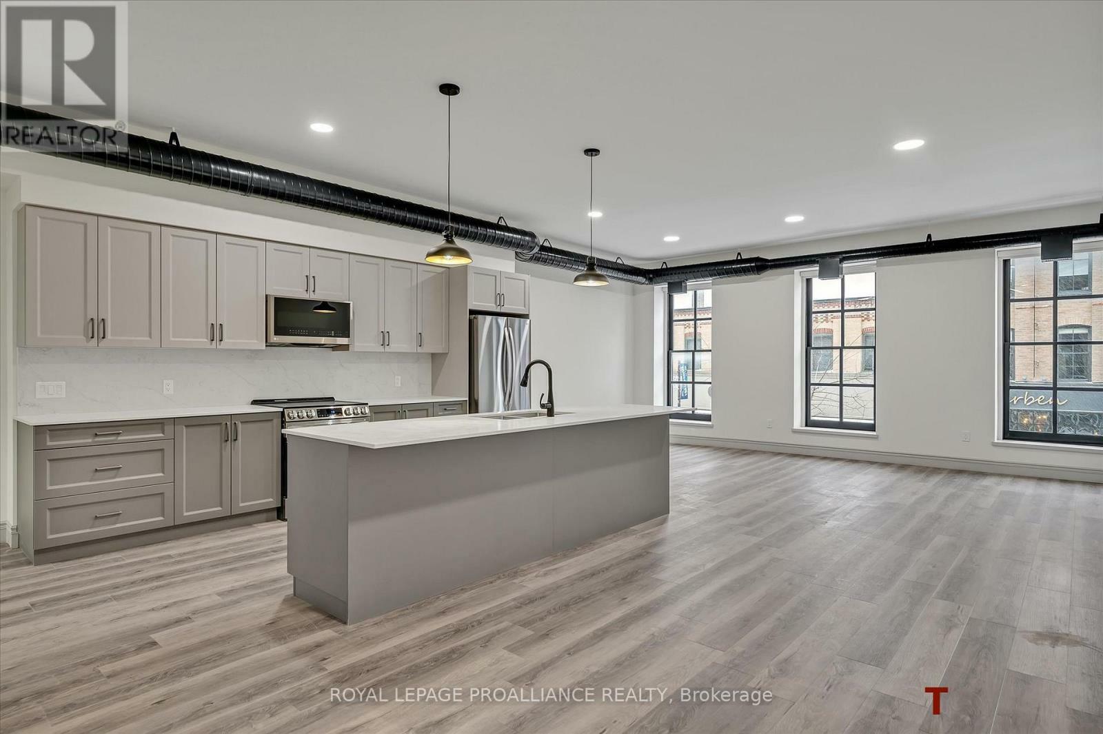 Property Photo:  380 George Street 1B  ON K9H 3R3 