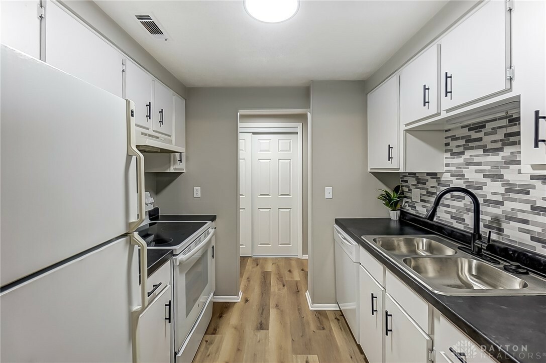 Property Photo:  1020 Hidden Landing Trail C  OH 45449 