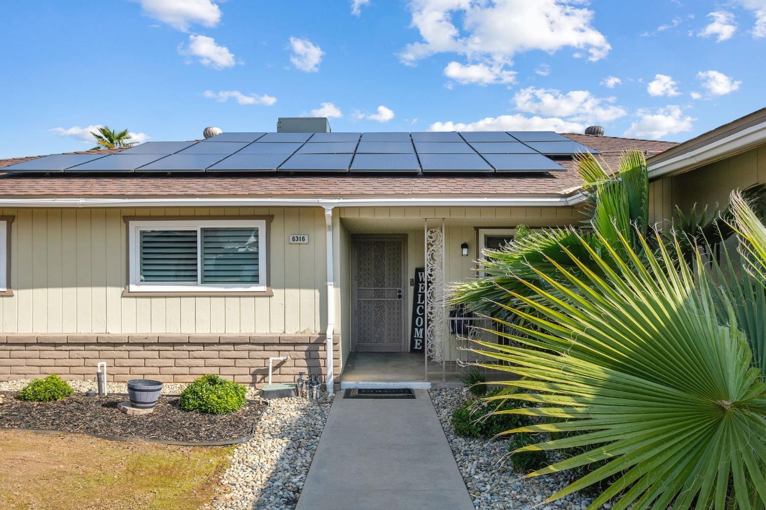 Property Photo: 6316 N Poplar Avenue CA 93704