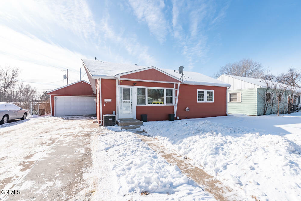 Property Photo:  1163 W Avenue B W  ND 58501 