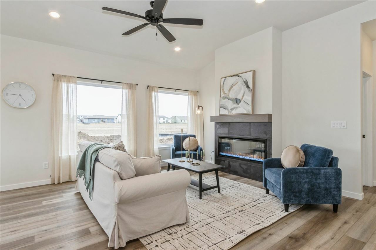 Property Photo: 741 Kohl Drive IA 52317