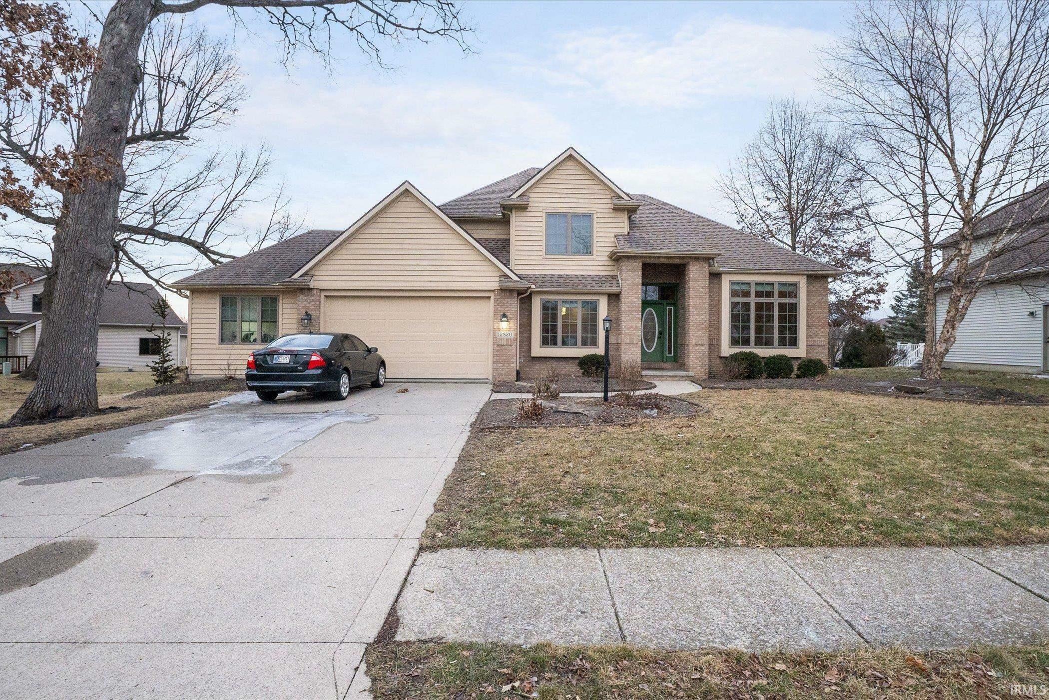 Property Photo: 12820 Canyon Creek Boulevard IN 46845-2304