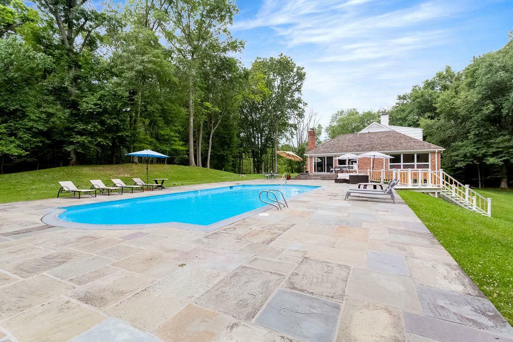 Property Photo:  615 Westover Road  CT 06902 