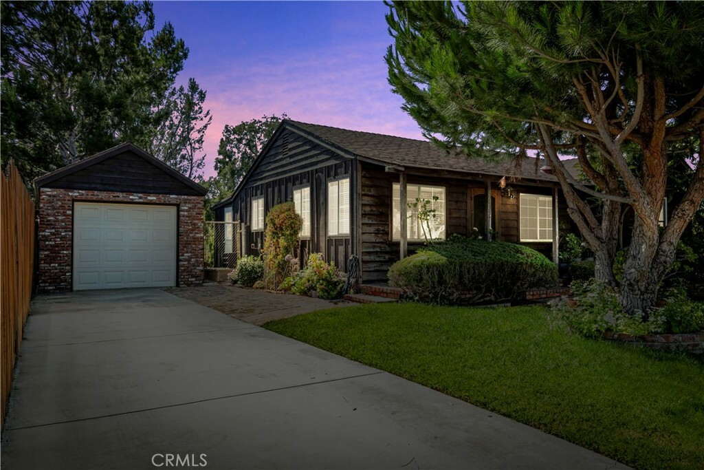 Property Photo: 26357 Hillcrest Avenue CA 90717