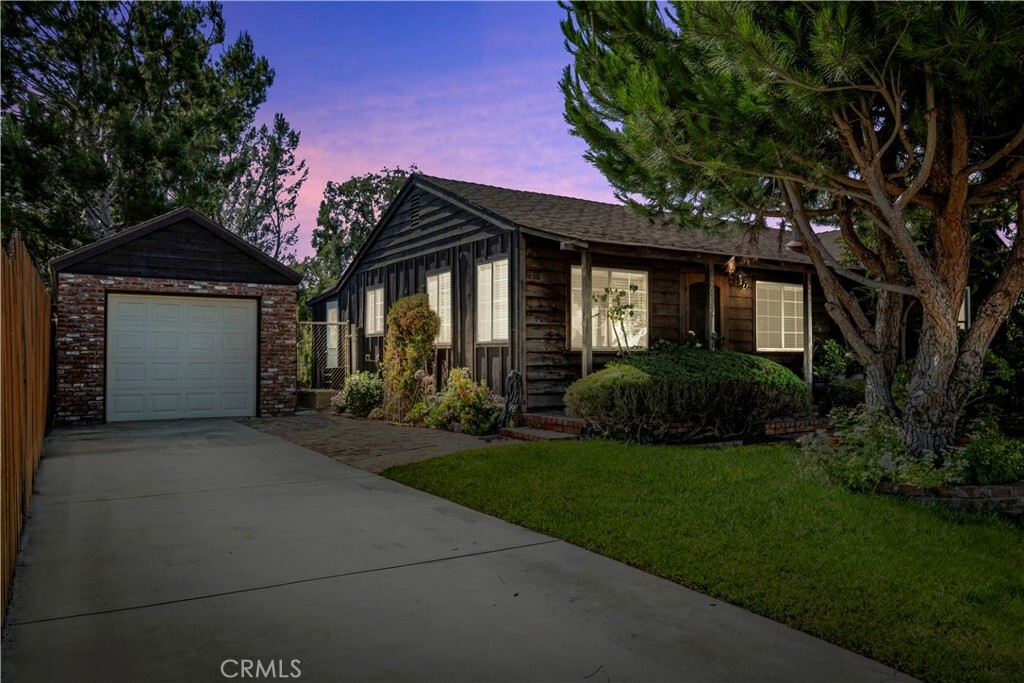Property Photo: 26357 Hillcrest Avenue CA 90717