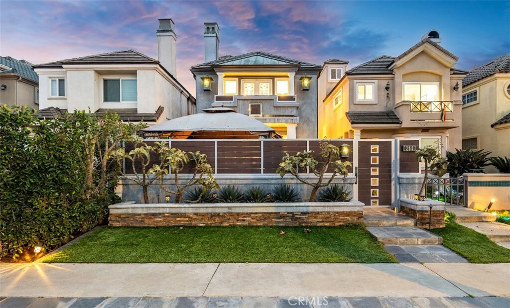 Property Photo: 214 Utica Avenue CA 92648
