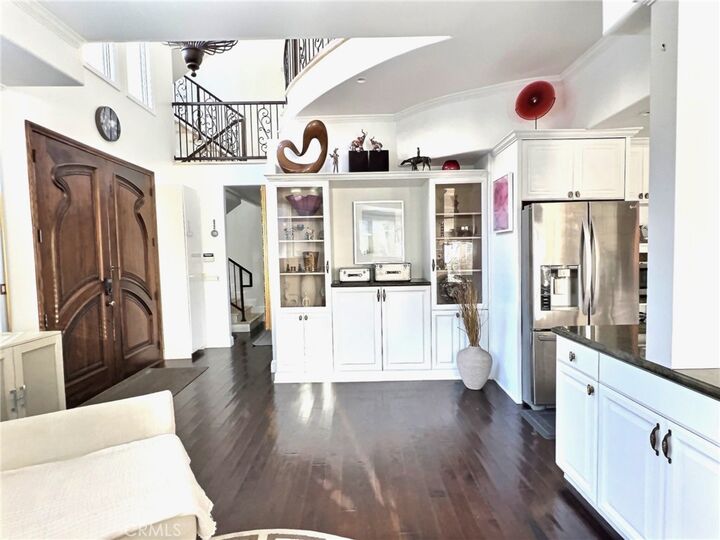 Property Photo: 52 W Neapolitan Lane CA 90803