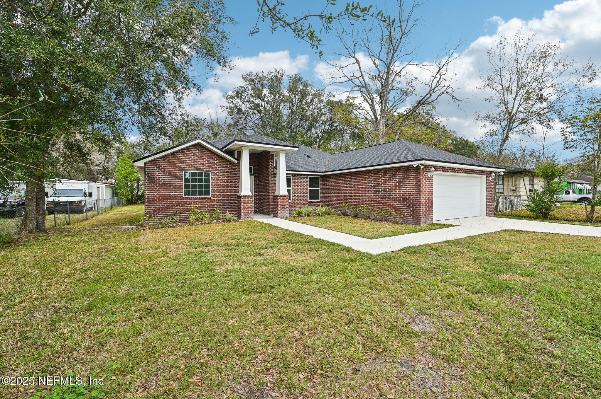 Property Photo: 3075 W 19th Street FL 32254