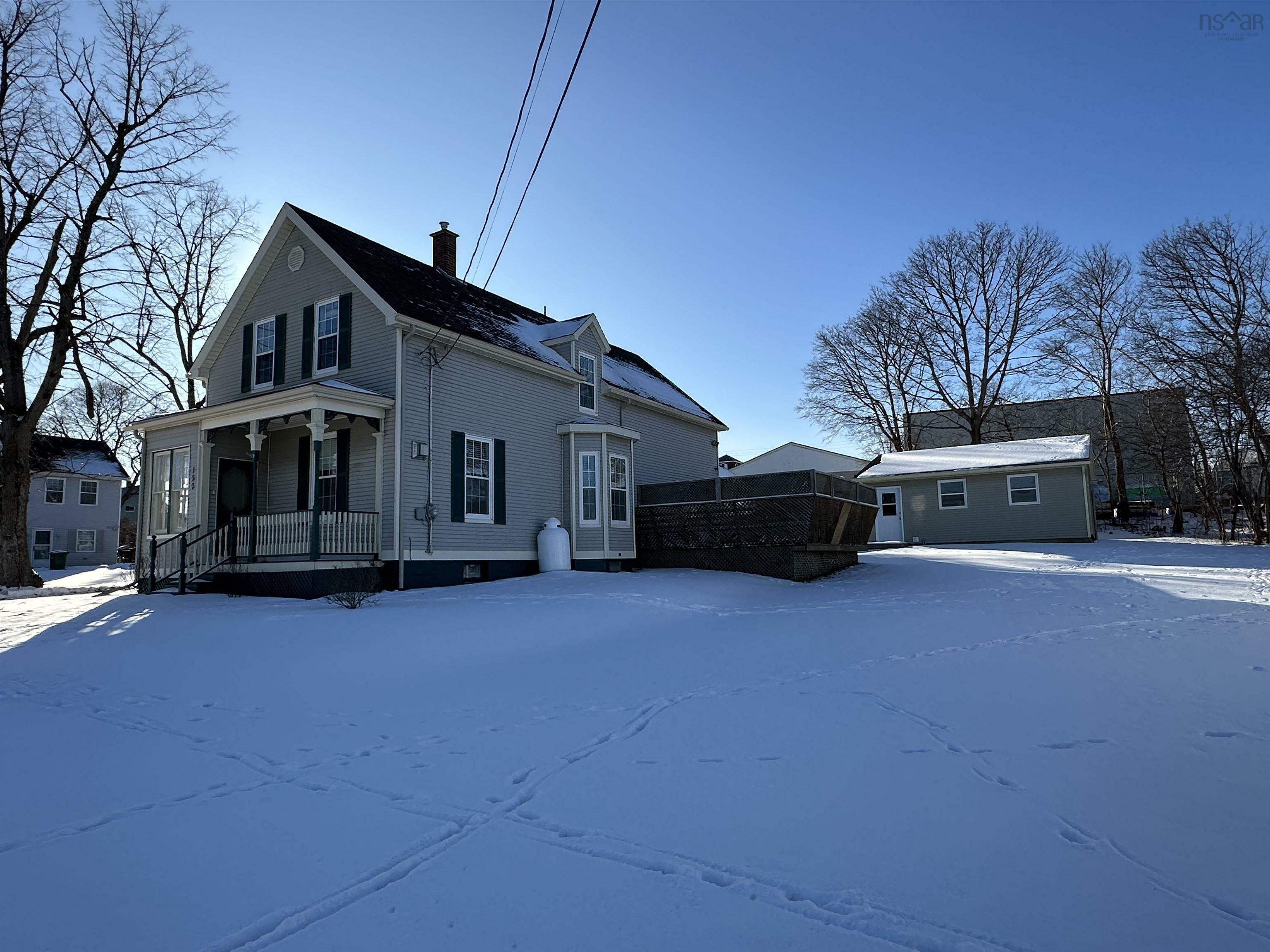 Property Photo:  122 Mackay Street  NS B0K 1S0 