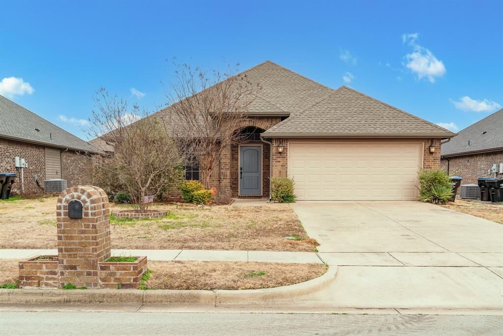 Property Photo: 11603 Joyce Lane TX 75402
