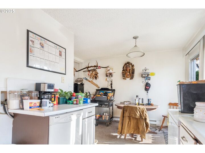 Property Photo: 1662 McPherson St OR 97459