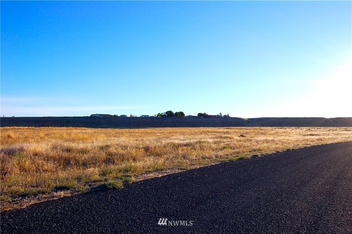 5122  Road 7.3  NE  Moses Lake WA 98837 photo