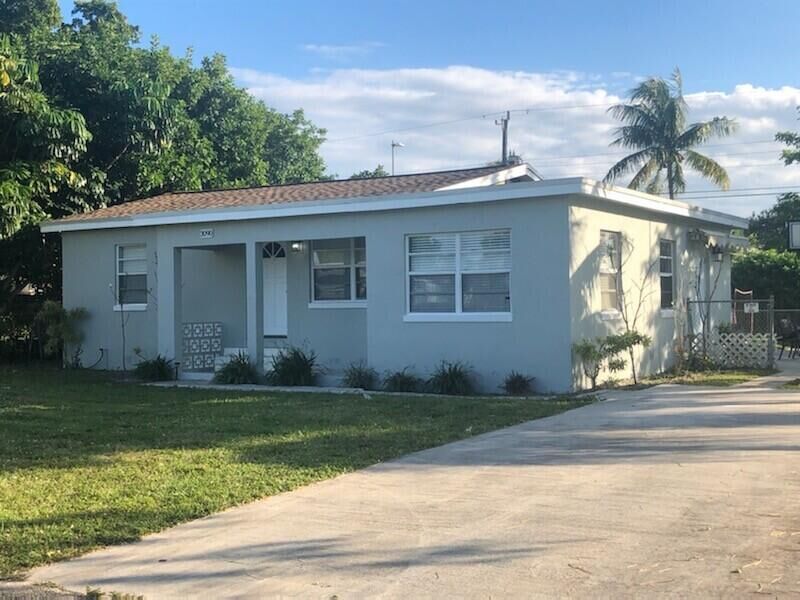 Property Photo: 3090 Dolan Road FL 33406