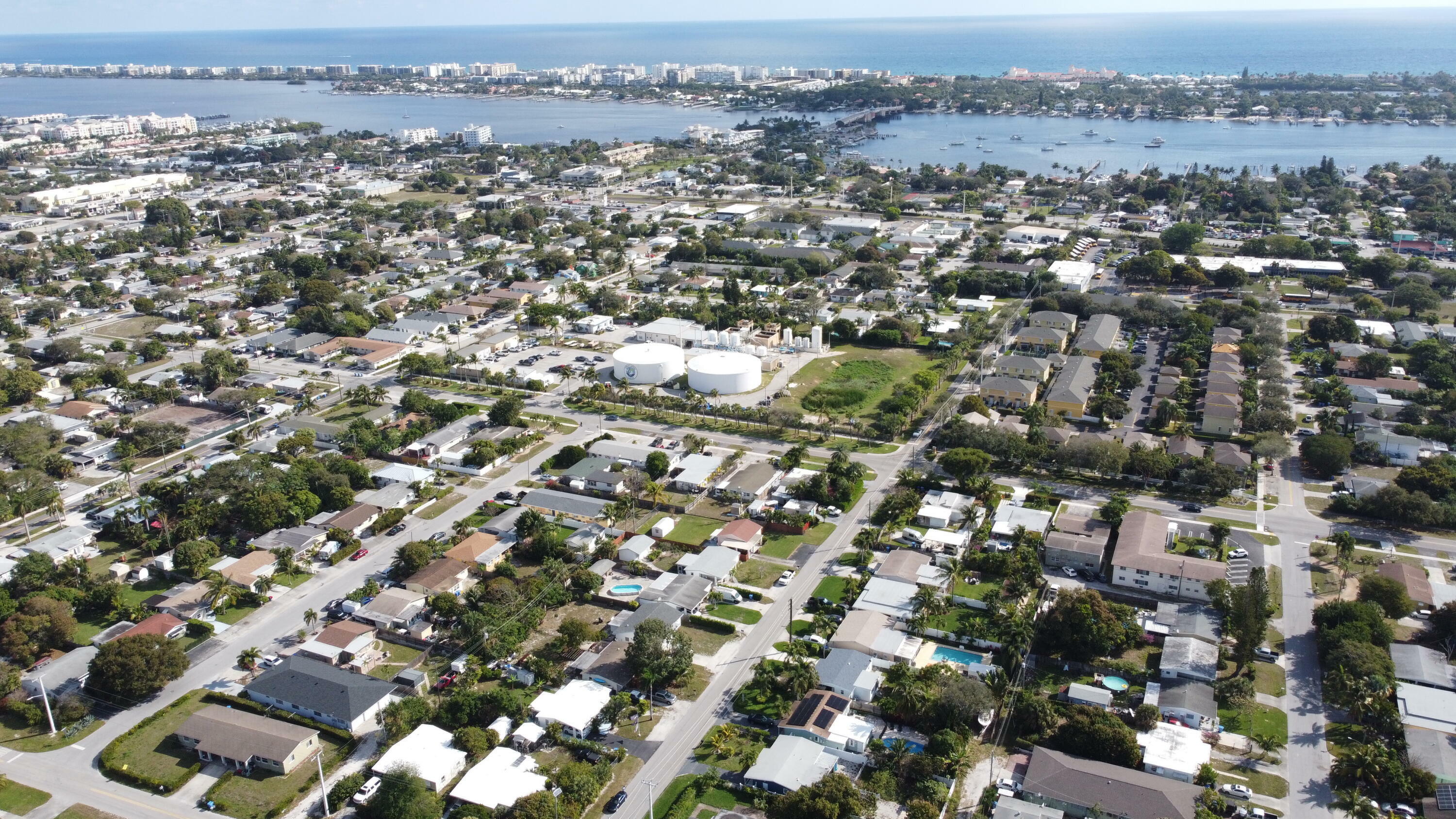 Property Photo: 706 W Bloxham Street FL 33462