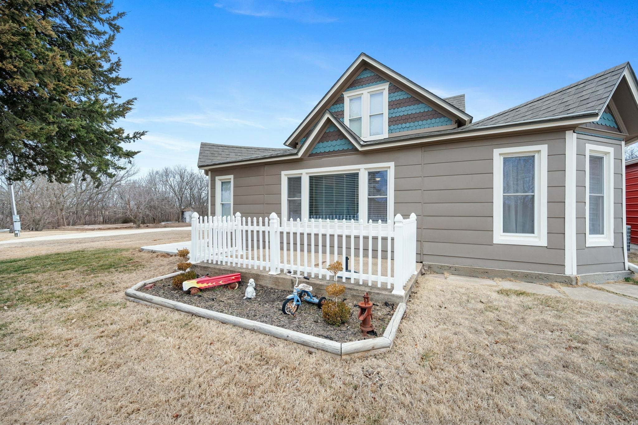 Property Photo:  11822 E 111th St S  KS 67110-471 