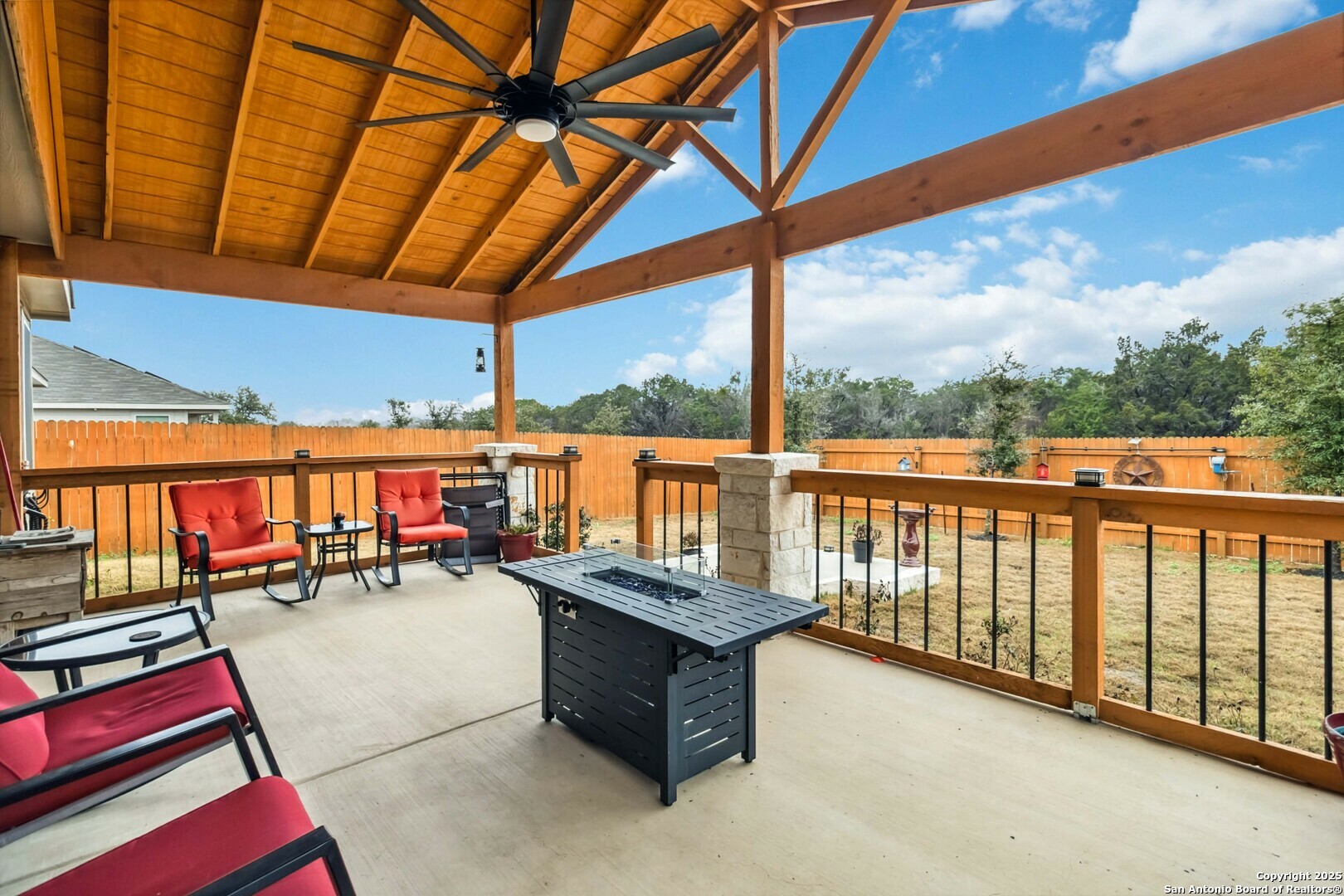 Property Photo: 14702 Somerset Mill TX 78254