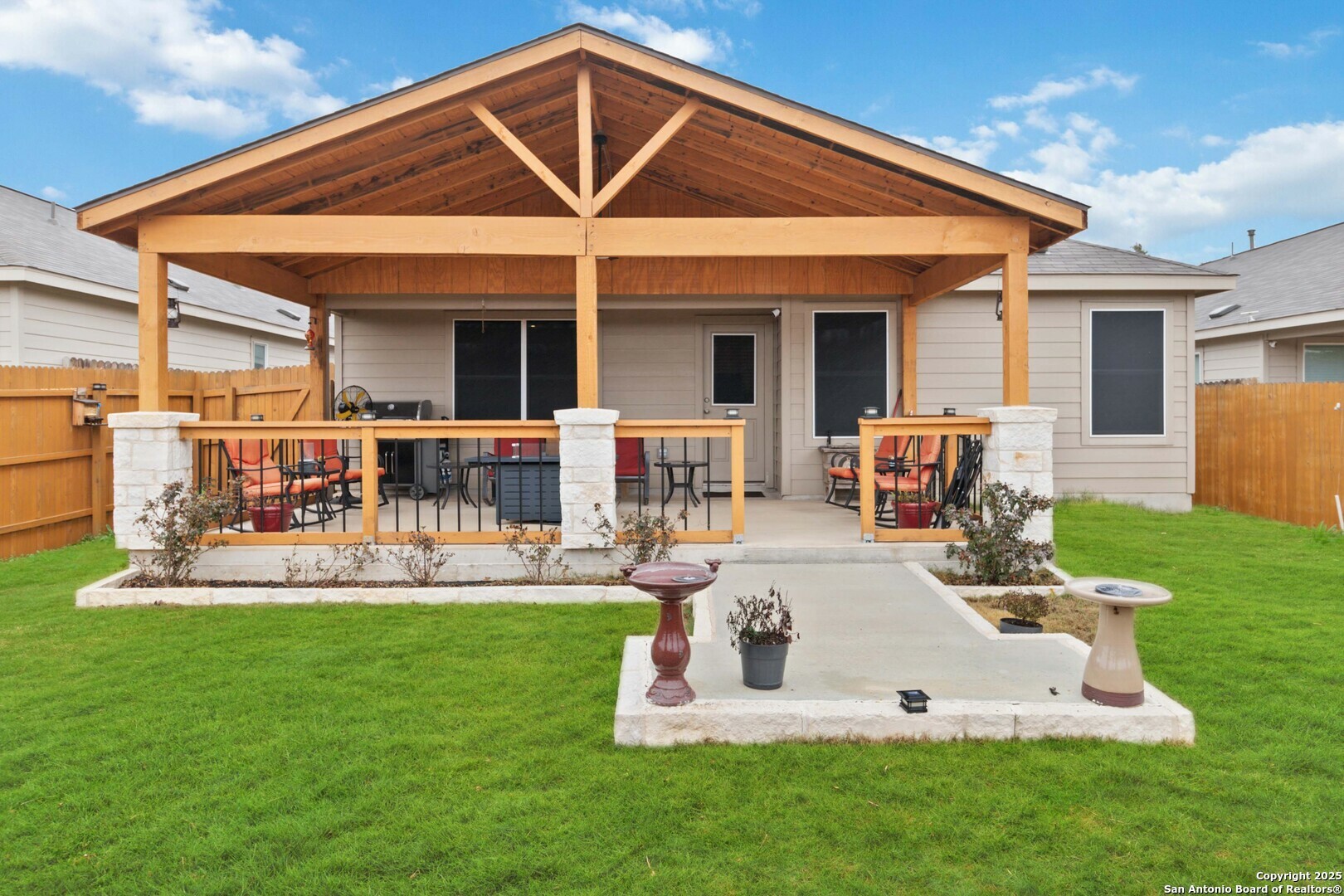 Property Photo: 14702 Somerset Mill TX 78254