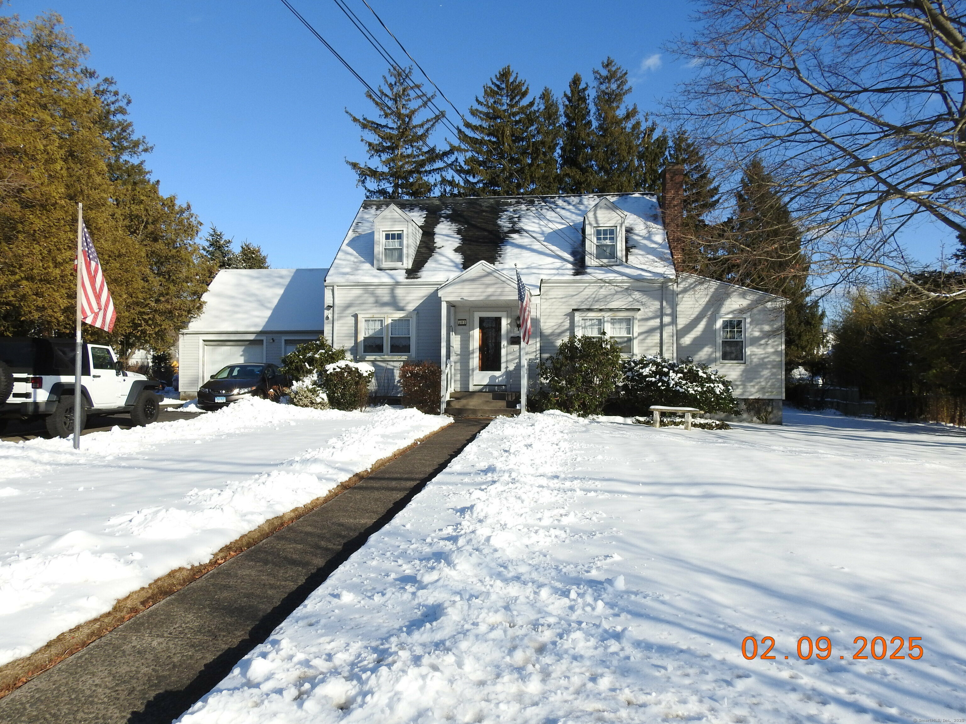 591 Townsend Avenue  New Haven CT 06512 photo