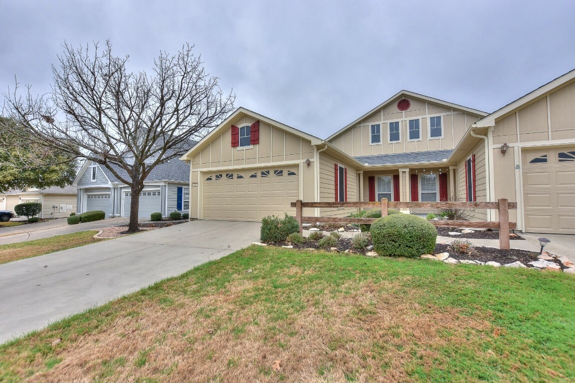 Property Photo:  221 Bonham Loop  TX 78633 