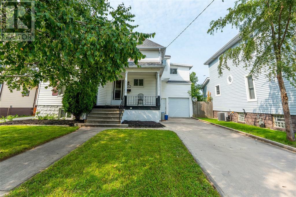 Photo de la propriété: 214 Talfourd Street ON N7T 1P1